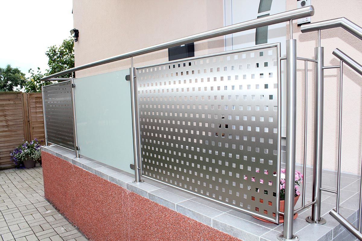 Hoffmann Metallbau - Balkongeländer aus Metall 