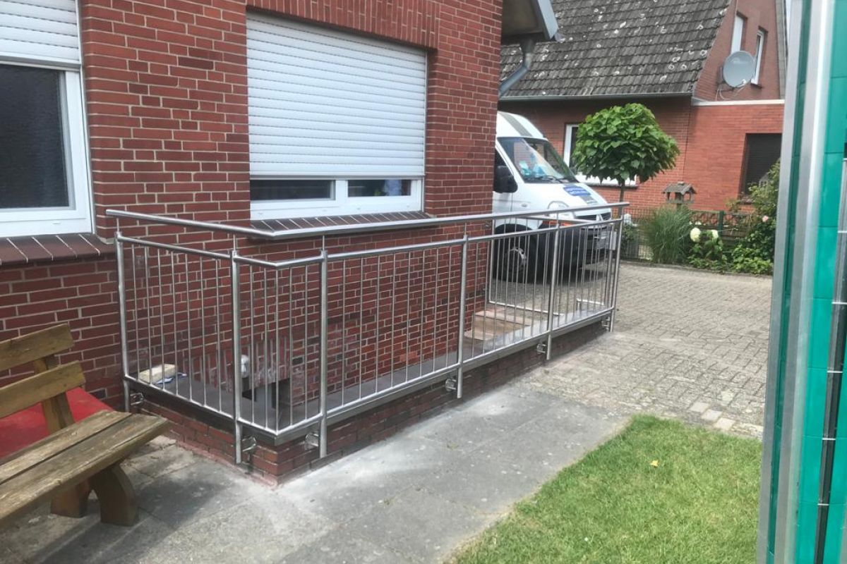 Metalltreppe am Haus - Hoffmann Metallbau