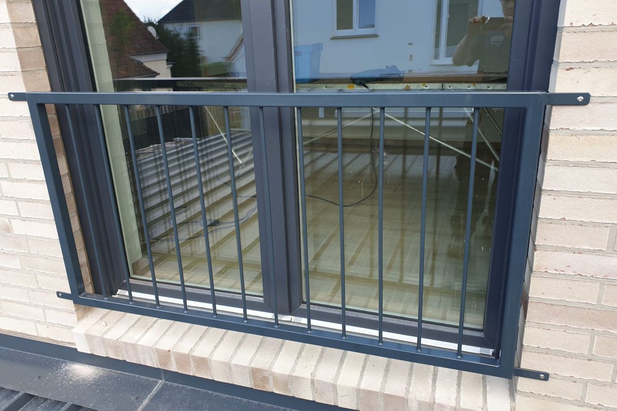 Metalltreppe am Haus - Hoffmann Metallbau