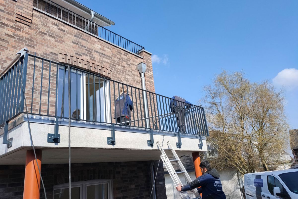 Metalltreppe am Haus - Hoffmann Metallbau