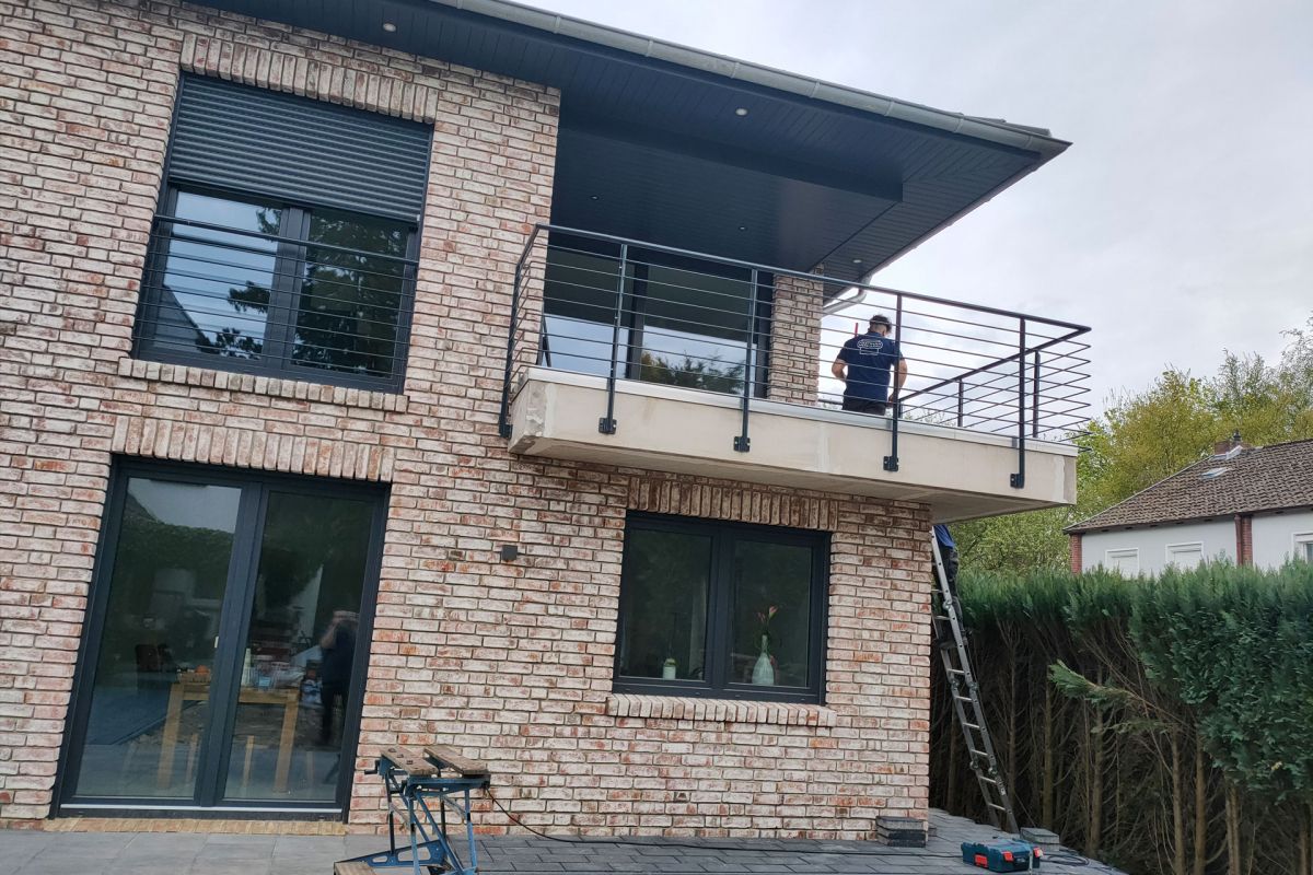 Metalltreppe am Haus - Hoffmann Metallbau